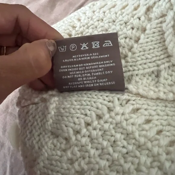 Aran woolen mills this cute hand-knit hat - Picture 2 of 7